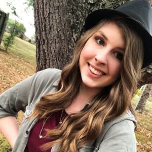 Meet your Posher, Chloe